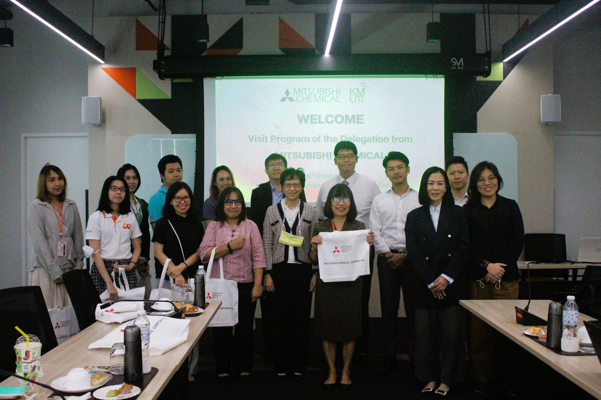 คณะผู้บริหารของ Mitsubishi Chemical เข้าเยี่ยมชม มจธ.บางขุนเทียน