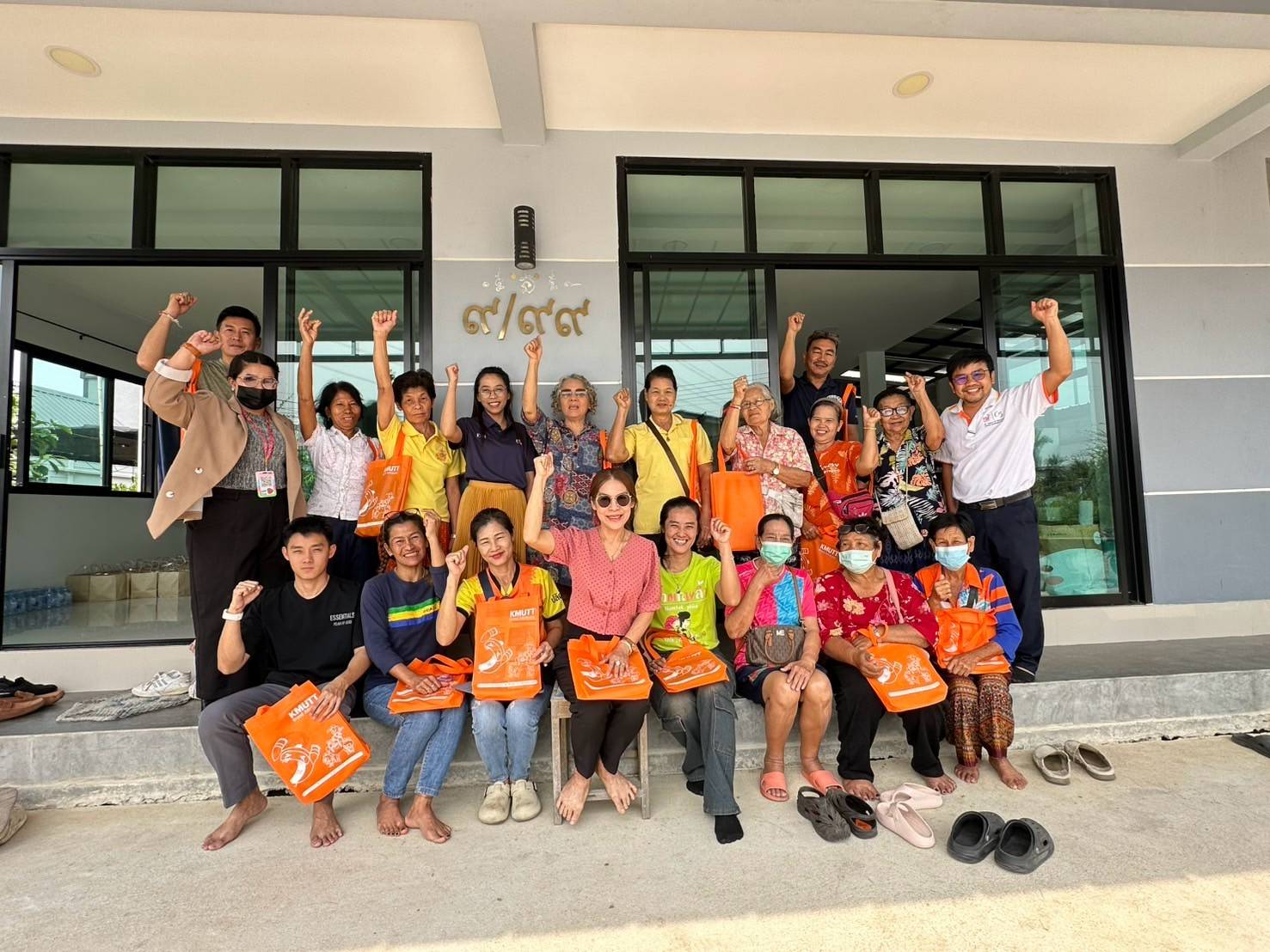 อบรมเชิงปฏิบัติการ “การพัฒนากระบวนการผลิตและถ่ายทอดความรู้การแปรรูปน้ำช่อดอกมะพร้าวเพื่อยืดอายุการเก็บรักษา ” ให้กับวิสาหกิจชุมชนกลิ่นไอตาล ต.บางโทรัด อ.เมืองสมุทรสาคร จ.สมุทรสาคร
