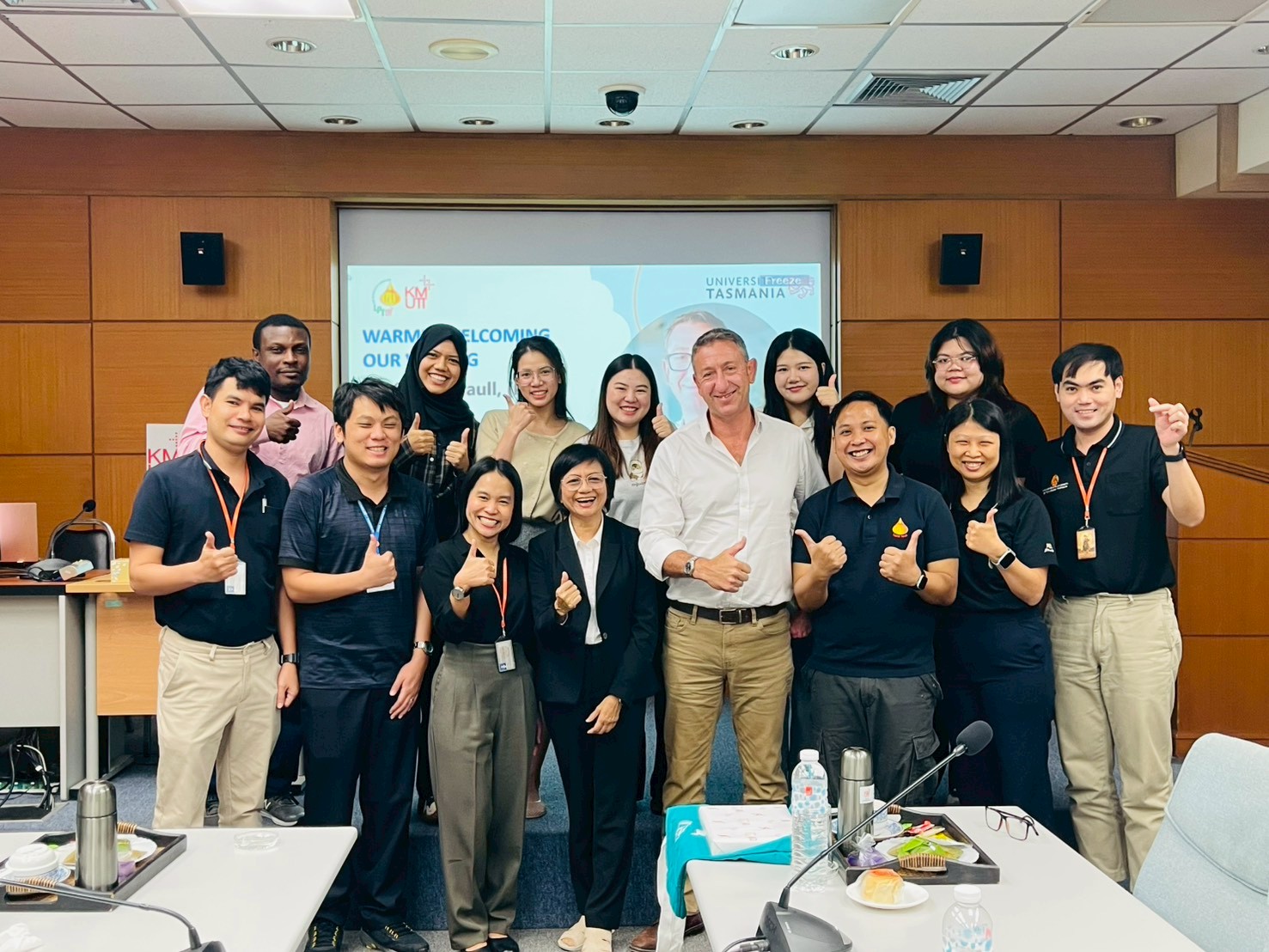 Prof. Brett Paull, Director of the ARC Training Centre for hyphenated analytical separation technologies (HyTECH), University of Tasmania ประเทศออสเตรเลีย เยี่ยมชม ศึกษาดูงานและหารือความร่วมมือกับห้องปฏิบัติการ สรบ.