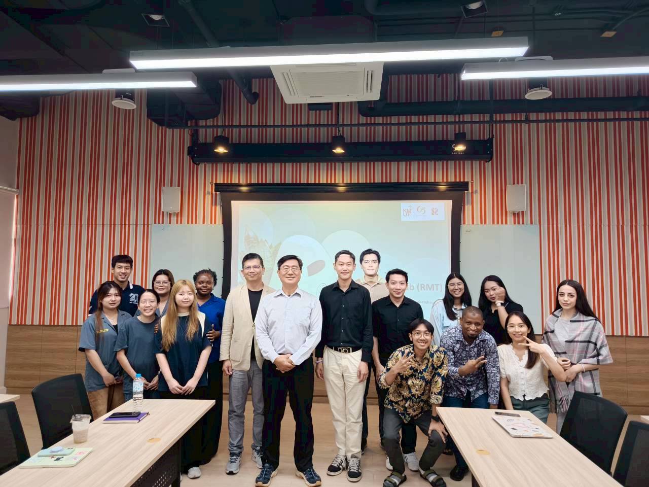 Prof. Chin-Tsan Wang (National Ilan University) and Prof. Chyi-How Lay (Feng Chia University) from Taiwan for an inspiring visit and research discussion.