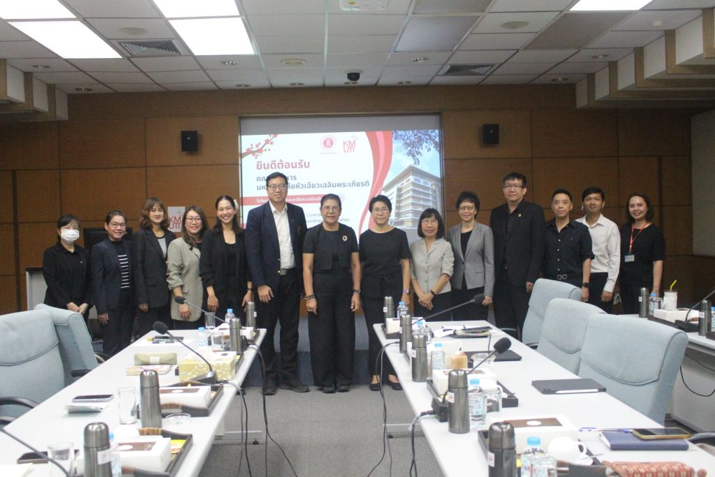 คณะผู้บริหารของมหาวิทยาลัยหัวเฉียวเฉลิมพระเกียรติ เยี่ยมชมห้องปฏิบัติการและหารือแนวทางความร่วมมือกับ มจธ.