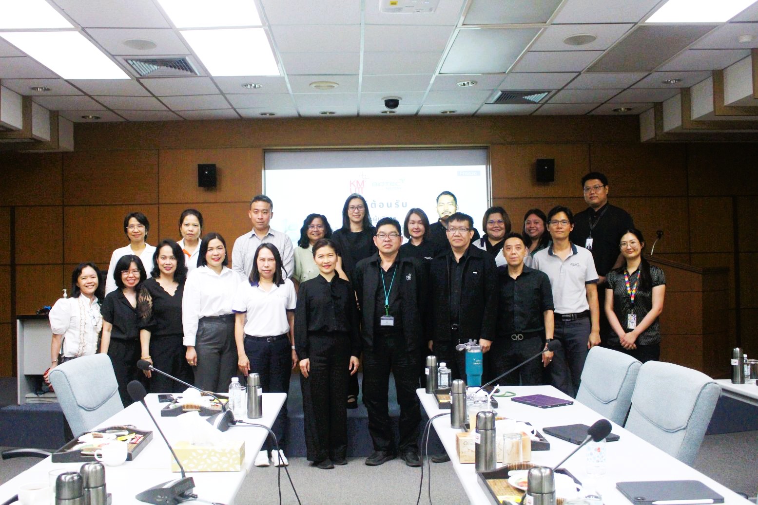 คณะผู้บริหารของศูนย์พันธุวิศวกรรมและเทคโนโลยีชีวภาพแห่งชาติ (ศช.) เยี่ยมชมโครงสร้างพื้นฐาน (Facilities) และหารือความร่วมมือ